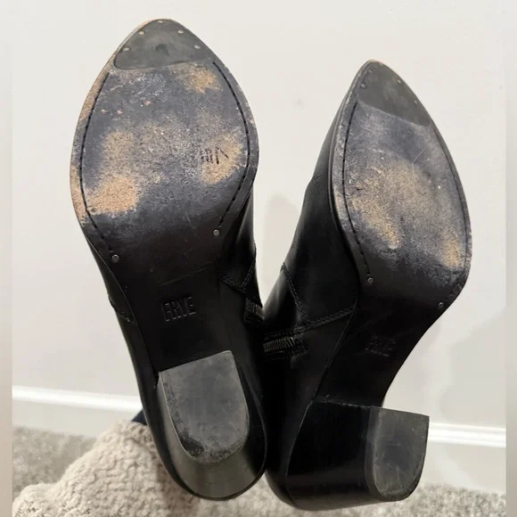 Frye Jennifer Black Leather Ankle Booties, size 9.5 - Picture 10 of 16